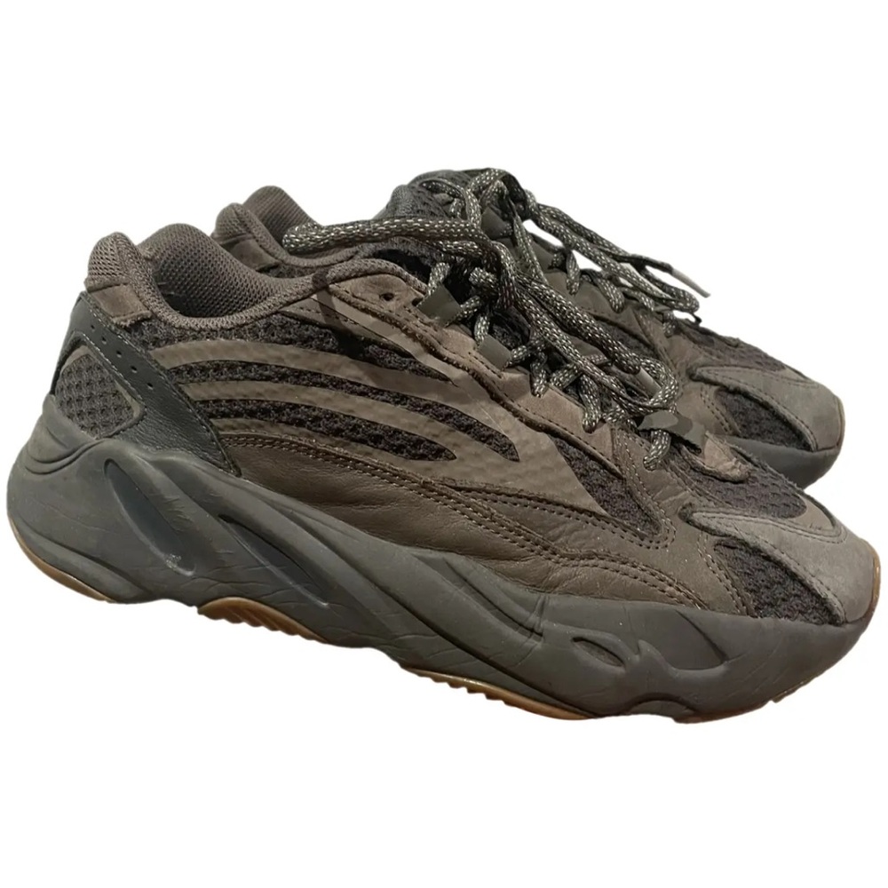YEEZY BOOST 700 V1 CLOTH TRAINERS